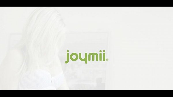 Skinny teen gets love tunnel licked