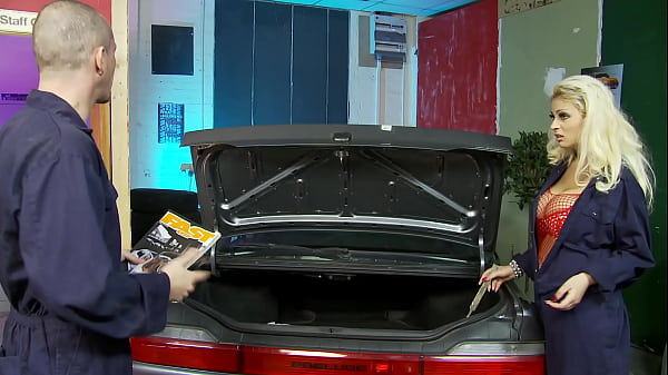 Katie Kaliana Sucks Her Mechanics Dick Before Fucking Him