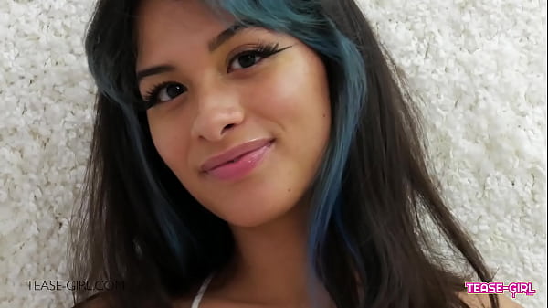 Omg this teen brunette is so hot what the fudge