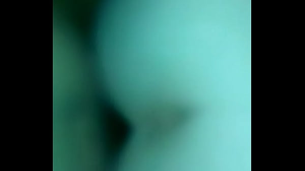 Download Video - mi vesina me pidio que le ayudara a cambear un foco y terminamos asi