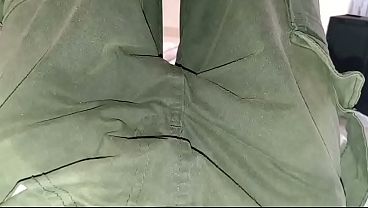 Pantalón orinado con múltiples orgasmos