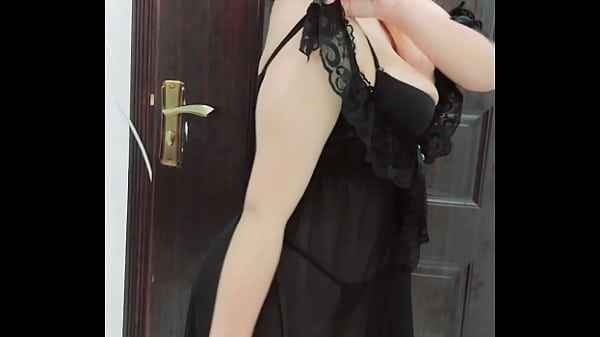 Sobia Nasir Latest Nude Strip Dance