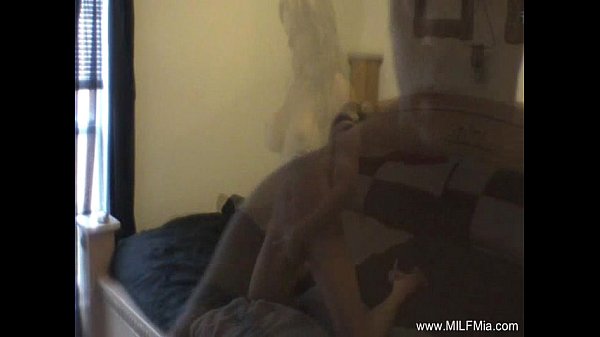 Amateur MILF Films Herself Fucking