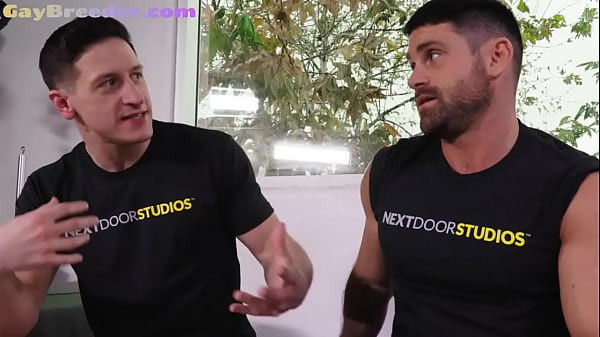 Sturdy top seduces and raw drills hunk in doggy...