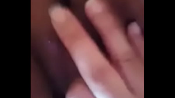 Rox Salazar Dans La Salle De Bain