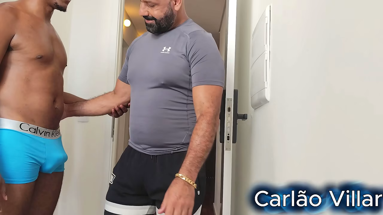 ELE CORREU PRA SENTAR PRIMEIRO NO MEU PAU