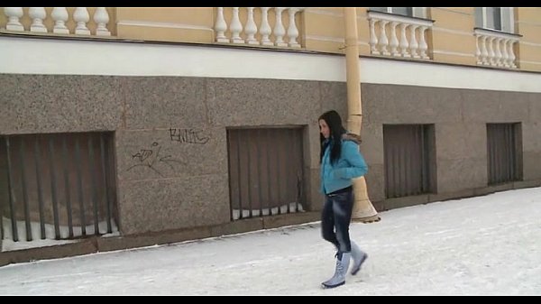 Slut knows how to cum a lot