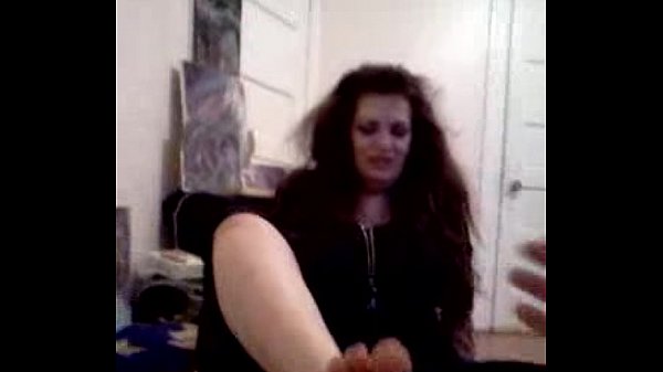 Download Video - Amateur Raven Gives Hot Footjob and Blowjob