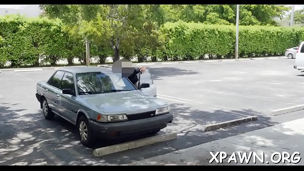 Exibitionist dilettante sucks