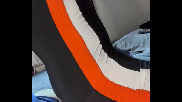 Assis Sur Le Visage/Péter Le Visage