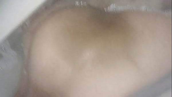 Gay BIG Bubble Butt in tub
