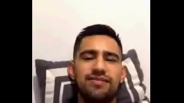 Se Masturbe Devant La Caméra