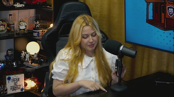 Download Video - Viamms amiga da Martina Oliveira chegou chegando no P&aacute;pum&comma; ficou de quatro empinando o rab&atilde;o&comma; o Ruan ficou com muito tes&atilde;o&excl; - P&aacute;pum no Barraco&excl;