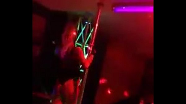 Sara Nikita - Dancing