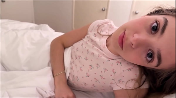 Sharing the bed with the little stepsister