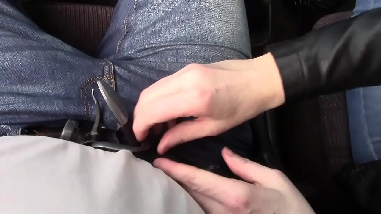 Paja en el coche 6.
                    cumshot cum milf handjob amateur closeup fetish car bondage couple handcuffs muchos negros