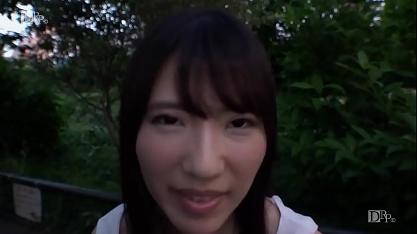 Today, Tomoka-chan, an idol, will visit the fans' homes and serve them! 1