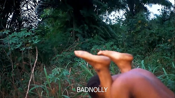 Download Video - Diva saw me Urinating then she gets Horny and ordered me to sex her&comma; Since am new in Nigeria i decided to fuck this village babe &period;outdoor