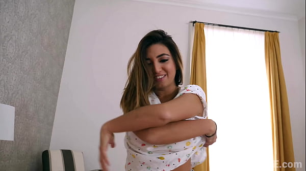 Hot Latina, Frida Sante Obtient Un Creampie