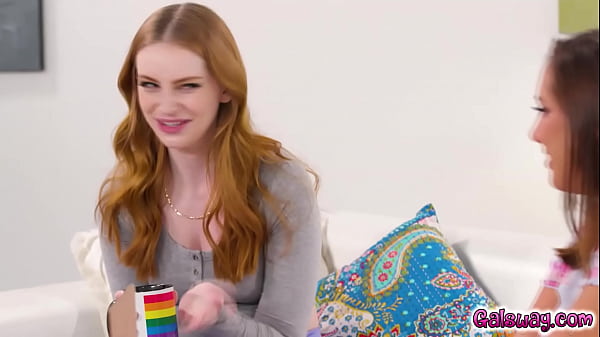 Redhead babe tries that strap on to her new neighbor