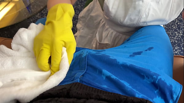 Dexter's Thick Mom Seduces Guy And Gets Covered In Cum