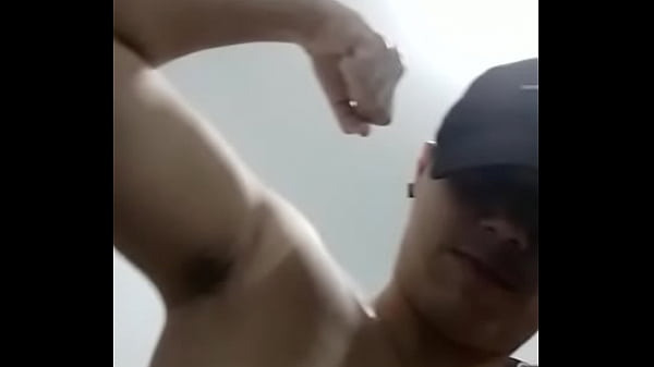 Corno maromba se anima com a canção e solta a f...