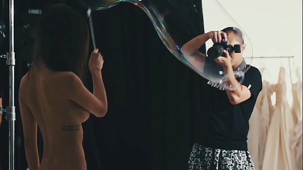 Photoshot with nude girl