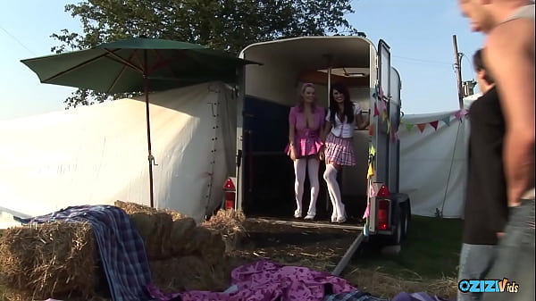 Poison Ivy cosplay sexy big ass REDHEAD gesturing the hottest JERK OFF INSTRUCTIONS while teasing and FUCKING HER ASS ANAL SEX