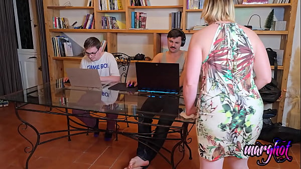 je derange les gar&ccedil;ons pendant leur partie de fortnite