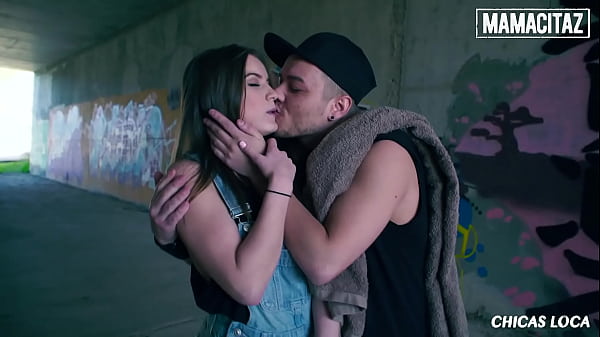 Download Video - CHICAS LOCA - Crazy Russian Slut &lpar;Evelina Darling&rpar; Loves Sucking Cock Outside