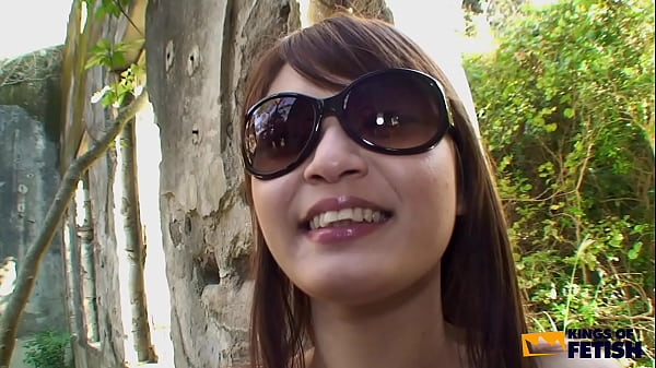 Amateur guy brings a Japanese babe in a abandoned place and pumps deep her hairy pussy