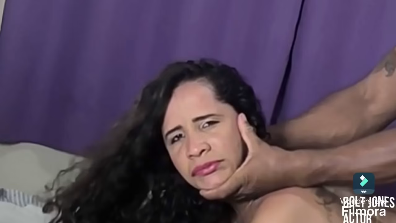 como voc&ecirc_ gosta ?? me pega com for&ccedil_a , me enforca, puxa meu cabelo e come meu cuzinho.