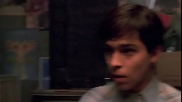 Tournant Autour D'un Groupe D'amis Leurs Mésaventures Et Leur Passage À L'âge Adulte, Dans Les Années 1970 Au Wisconsin.