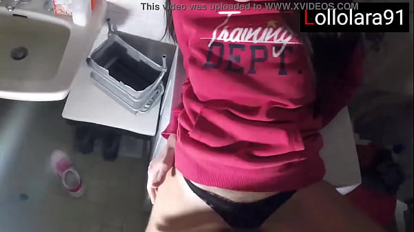 sucks cock and gets fucked on the washing machine - Lollolara91