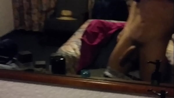 Yo sacudiendo mi verga húmeda