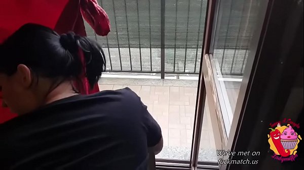 Une Chienne Italienne Baisée Et Me Lèche Le Sperme