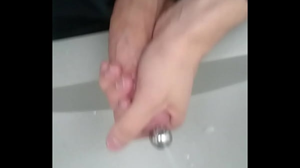 Download Video - Guy having a huge cumshot through penis plug