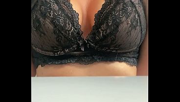 Veve291 and her provocation in a black pussy. says: look at me