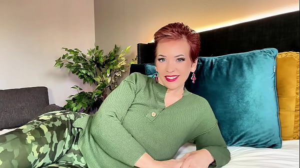 RUBYLYNNE CONFETTI DILDO FUCK