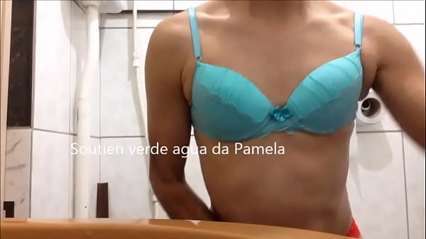Download Video - Punhetando com calcinha verm irma Dayane soutien verde da pamela e soutien bco da elisangela