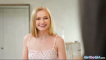Its really hot seeing you naked stepmom