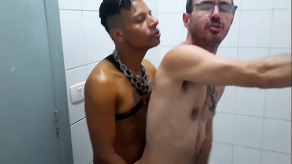 Sexo gay Brasileiros gravam foda amadora