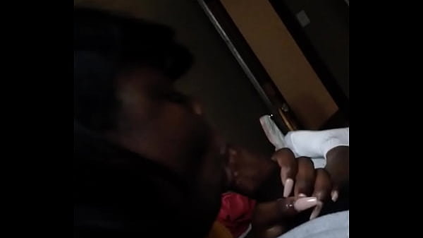 lil Jamaica Thot brakes neck