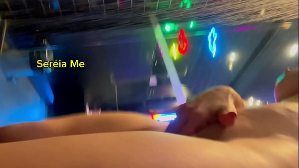 chuva dourada para os amantes do fetiche Ser&eacute;ia me