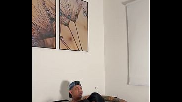 Chamei minha vizinha pra assistir o jogo de futebol comigo acabou em sexo.