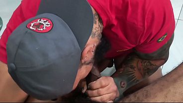Download Video - BOMBEIRAO CHEGOU PRA APAGAR O FOGO MAS &comma;APAGOU FOI O FOGO DO MEU RABO EM LEVAR ROLA