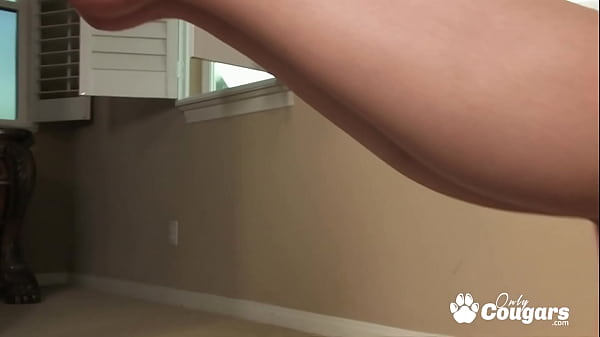Tara Lynn And Sammy Play With A Big Strapon At Home