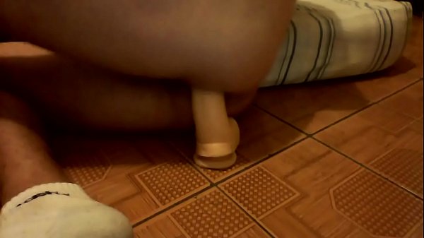 Download Video - Cu bunda pra vc meu cozinho guloso engolinddo um consolo