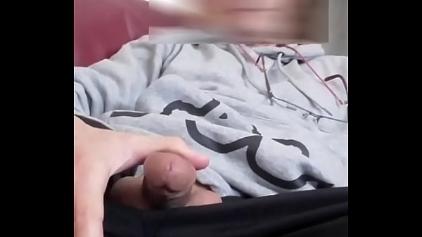 Download Video - une bonne branlette de ma grosse bite&comma; belle &eacute;jaculation cr&eacute;meuse&comma;
