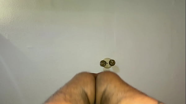 Download Video - Neg&atilde;o n&atilde;o perdoou o novinho do rabo rosado e meteu seus 22 cm no pelo&period;